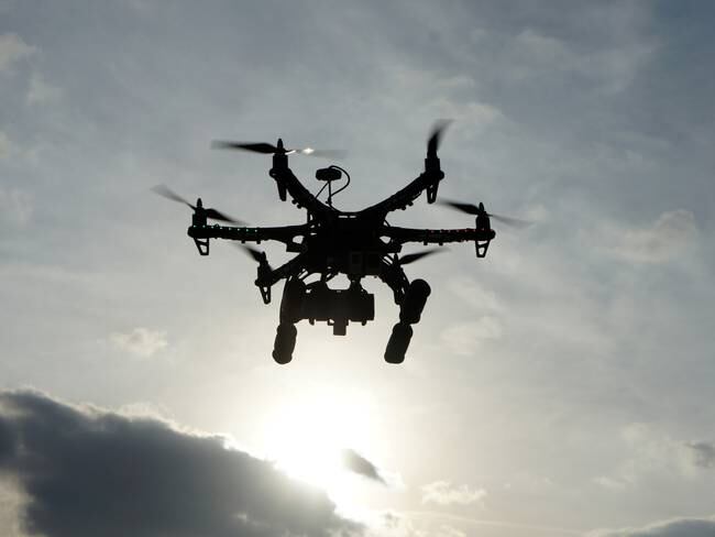 Requisito para volar drones en Colombia es imposible de cumplir, según denunciante