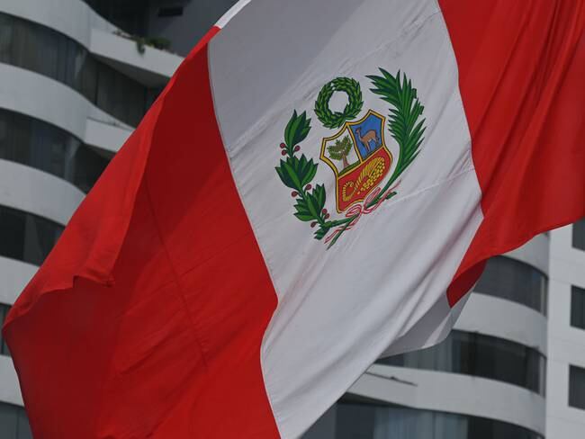 Bandera de Perú. Foto: Artur Widak/NurPhoto via Getty Images