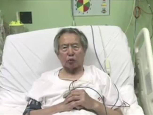 Alberto Fujimori aseguró que la noticia del indulto humanitario lo &quot;sorprendió&quot; en la unidad de cuidados intensivos de la clínica. Foto: Agencia EFE