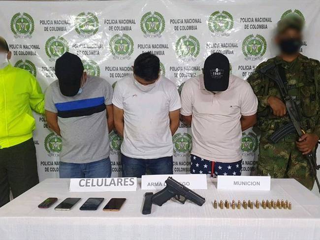 Capturan a tres presuntos integrantes del Clan del Golfo en Montelíbano. Foto: Cortesía Prensa Policía