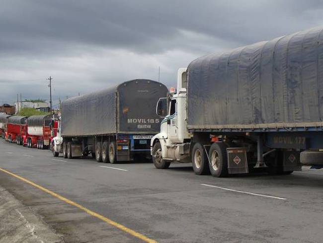 Camioneros aseguran que afectaciones de orden público tienen en jaque al sector