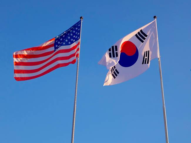 Bandera de Estados Unidos y Corea del Sur Foto: GettyImages