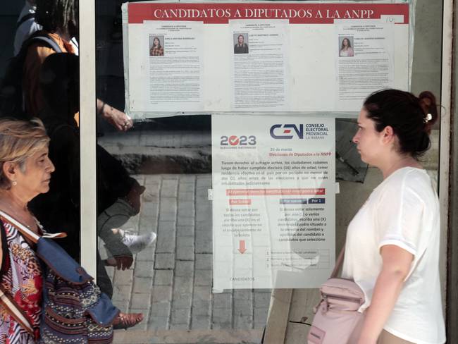 Comienza en Cuba la jornada electoral de sus comicios parlamentarios. Foto: EFE.