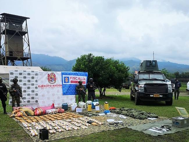 En las diligencias, las autoridades incautaron 500 kilogramos de marihuana y abundante material de guerra e intendencia . Foto: Ejército Nacional