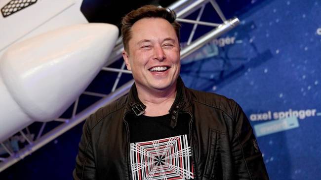 Elon Musk, posa en la alfombra roja del Premio Axel Springer 2020 Berlín, Alemania.. Foto: Getty Images/Britta Pedersen-Pool