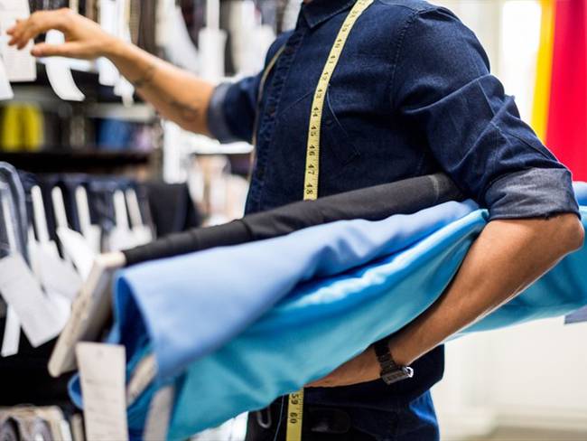 El sector textil, al cual pertenecen 127.000 empresas de confección, asegura que ha perdido 120.000 empleos a causa de la pandemia. Foto: Getty Images / LUIS ÁLVAREZ