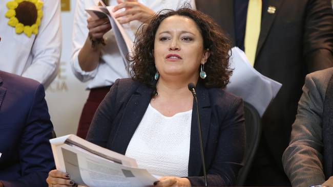 Rueda de Prensa del Partido Verde anunciando nuevos Proyectos de Ley. En la foto: Angélica Lozano Correa, Senadora. (Colprensa - Álvaro Tavera).