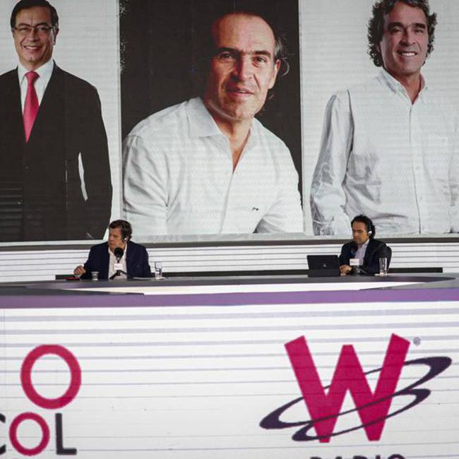 Gustavo Petro, Federico Gutiérrez y Sergio Fajardo en el debate presidencial de Prisa Media