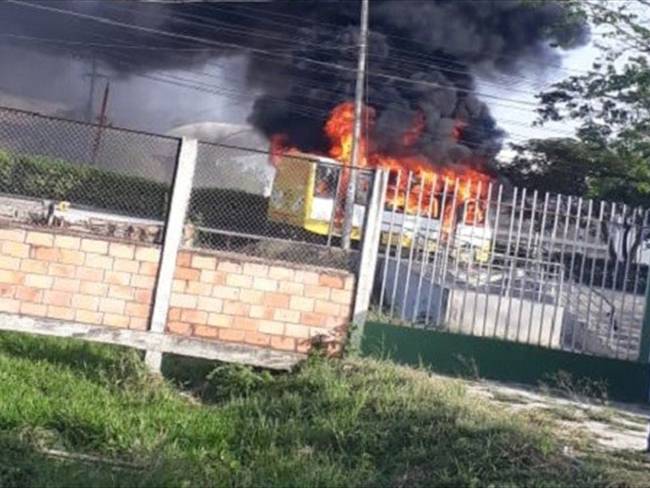 Ofrecen recompensa para capturar a responsables de la quema de un bus en Montería. Foto: Cortesía