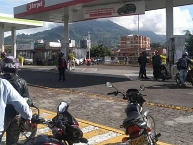 Camioneros permitirán abastecimiento diario de gasolina del 30 % en Pereira. Foto: Cortesía para Cristina Álvarez
