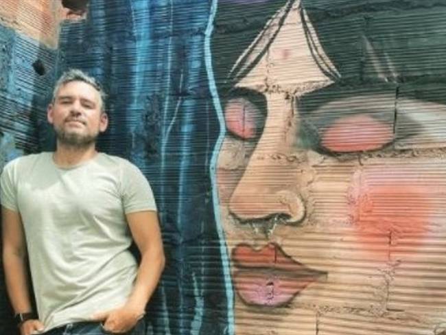 Carlos Fidel López es uno de los más destacados representantes de este arte en Bogotá y por su trabajo, tiene la oportunidad de llegar al Instituto de Estudios Políticos de París. Foto: Instagram: @camilofidel