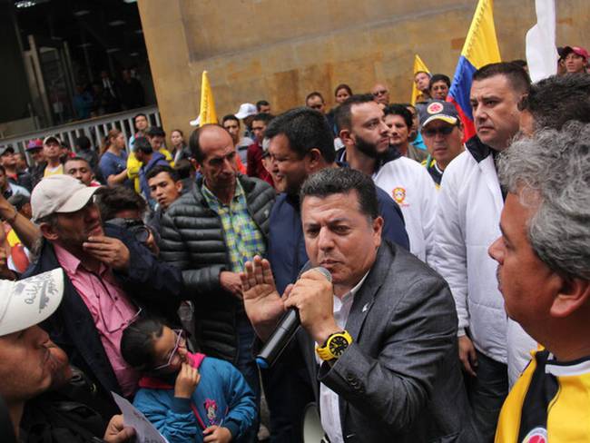 El video que muestra a Hugo Ospina en protesta de taxistas en la vía al aeropuerto