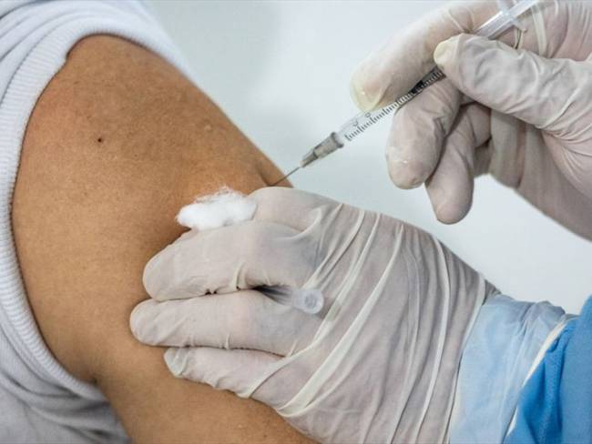 Segunda dosis de la vacuna de Moderna será aplicada en Colombia al tercer mes. Foto: Getty Images