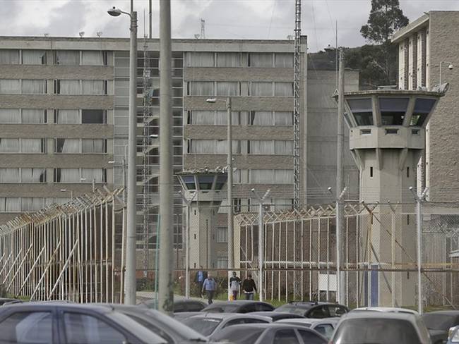 Los médicos de sanidad de 15 cárceles del país, contratados por la USPEC, entraron en paro. Foto: Colprensa / ÁLVARO TAVERA