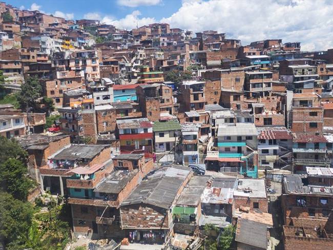 En el tablero de Sigue La W le explicamos cómo la falta de vivienda y condiciones dignas para vivir en el país son el reflejo de la inequidad. . Foto: Getty Images