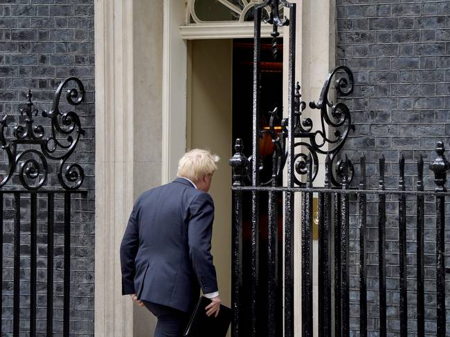 Conservadores británicos lanzan ronda de votaciones para elegir a primer ministro