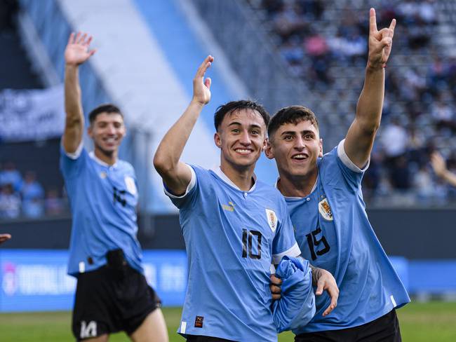 Franco Gonzalez e Ignacio Sosa, jugadores de Uruguay Sub-20. (Photo by Marcio Machado/Eurasia Sport Images/Getty Images)