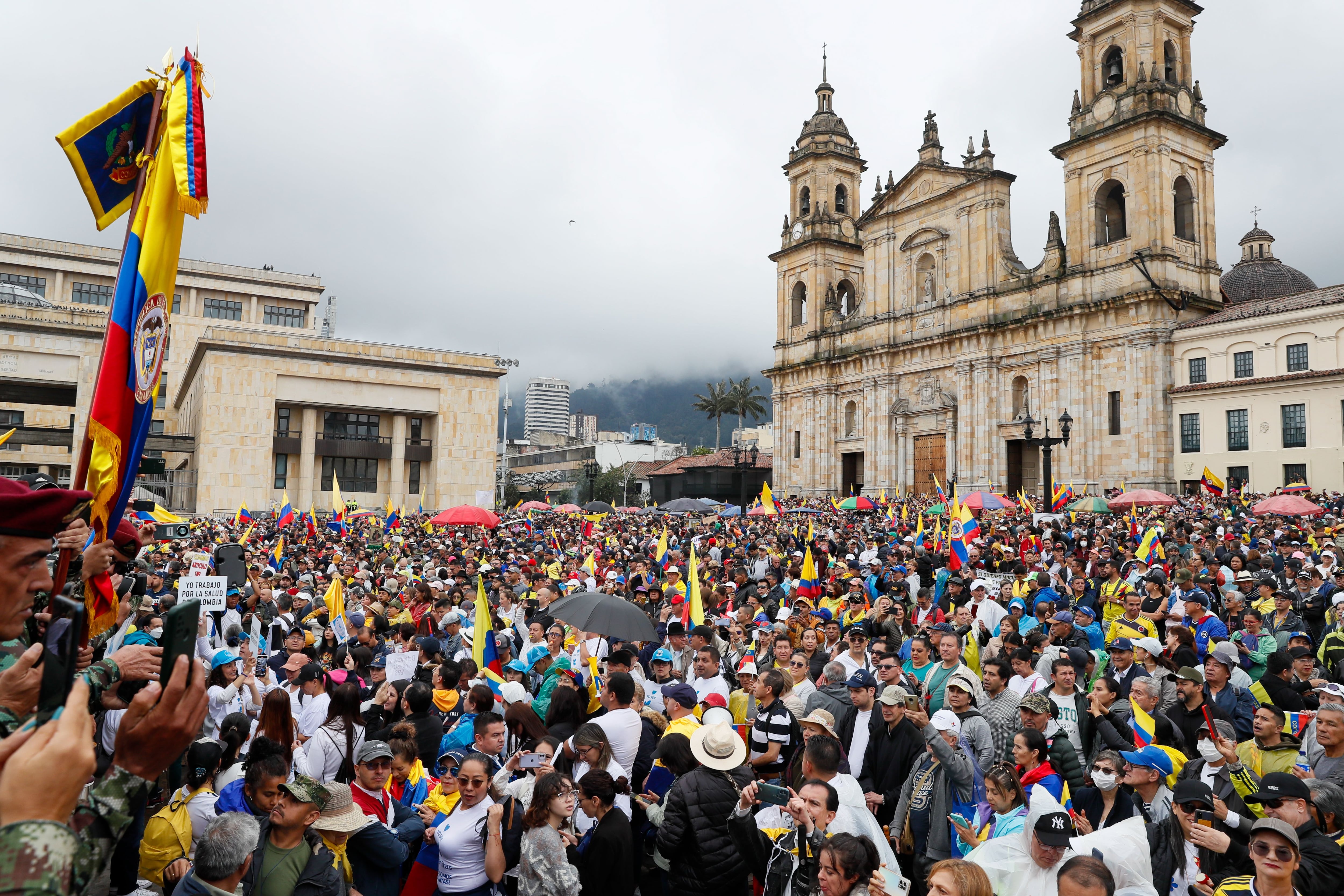 Marchas del 21 de abril en Bogotá concluyeron en la Plaza de Bolívar