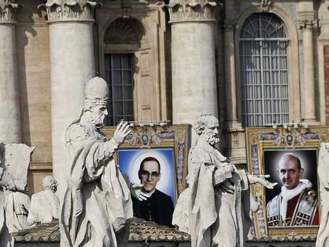 Papa proclama santos al obispo salvadoreño Óscar Romero y a Pablo VI. Foto: Getty Images.