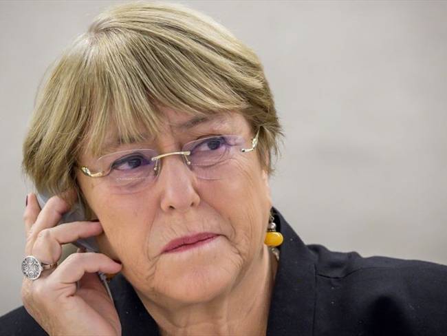 Bachelet exhorto al gobierno a que trabaje con todos los sectores insta al diálogo y pide a chileno. Foto: Getty Images