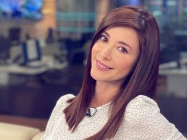 Alejandra Giraldo es periodista y presentadora de Noticias Caracol. Foto: Instagram: @alegiraldop