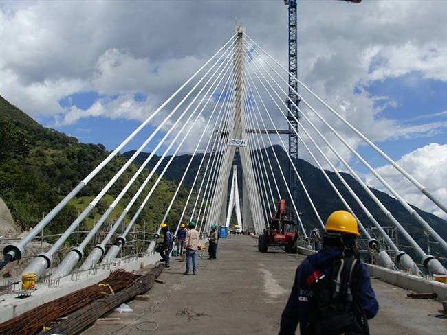 Por la falta de información y pruebas de carga, en este momento no recibiría el puente: Argelino Durán, presidente de la Sociedad Colombiana de Ingenieros. Foto: Colprensa