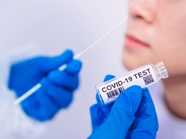 Invima aprobó las pruebas del tratamiento de un médico barranquillero para el COVID-19