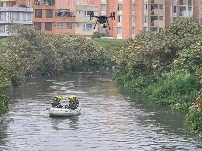 La búsqueda de Sara Sofía Galván se realiza con ayuda de drones y equipo de rescate acuático. Foto: Colprensa / CAMILO GARCÍA