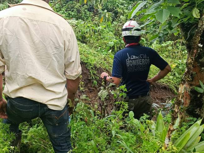 Tres adultos y una menor están desaparecidos tras creciente súbita en quebrada de Arbeláez, Cundinamarca