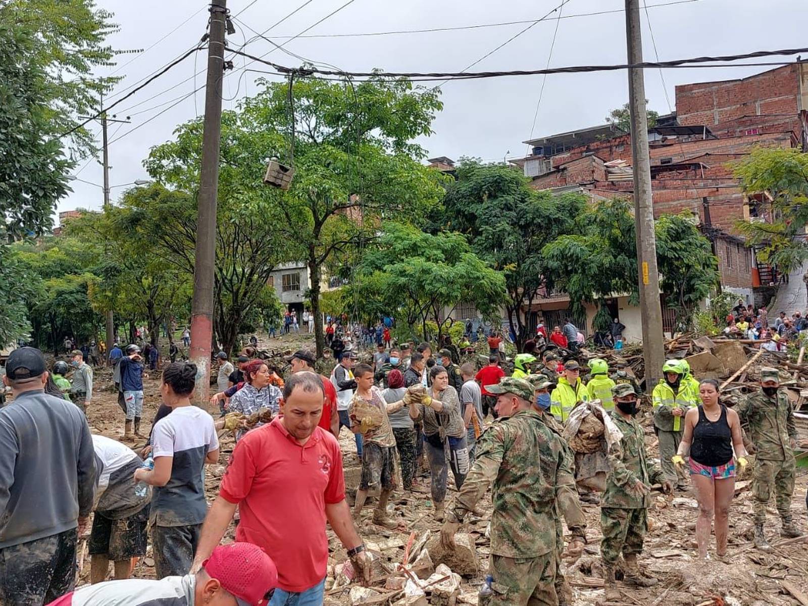 Tragedia en Pereira: asciende a ocho los fallecidos por deslizamiento de  tierra