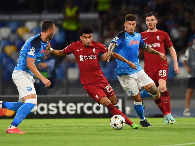 Luis Díaz ante el Napoli. (Photo by Andrew Powell/Liverpool FC via Getty Images)