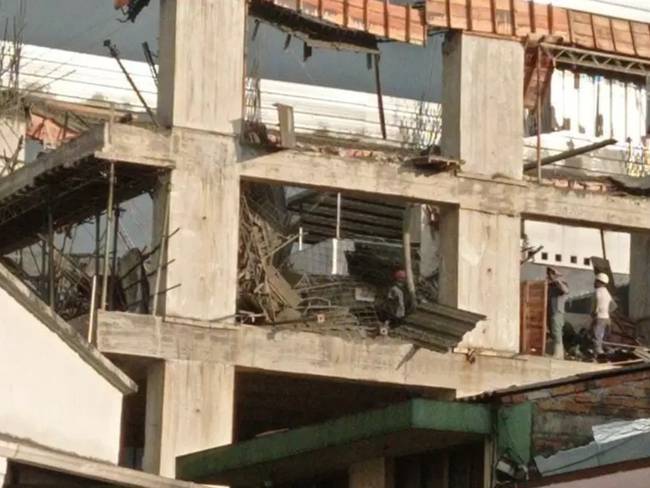 Colapso de estructura en Pereira / Foto: Oficial Bomberos Pereira
