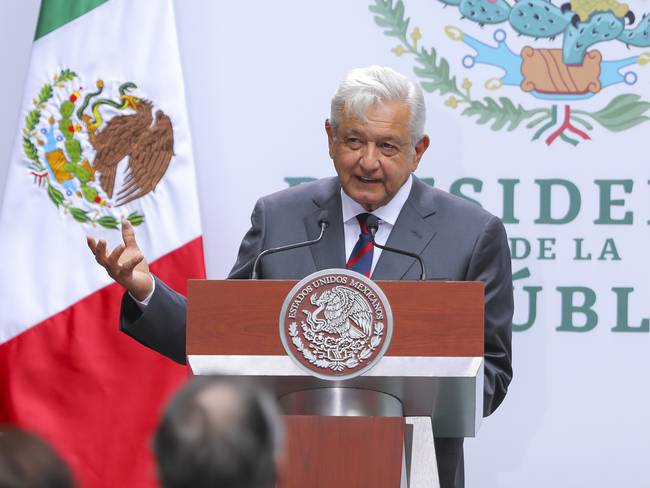 López Obrador acusa de &quot;traición&quot; a diputados por rechazar reforma eléctrica