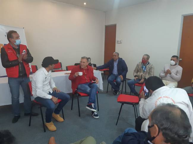 Barreras se reunió con lideres del Pacto Histórico en Tunja.  Foto: W Radio. 