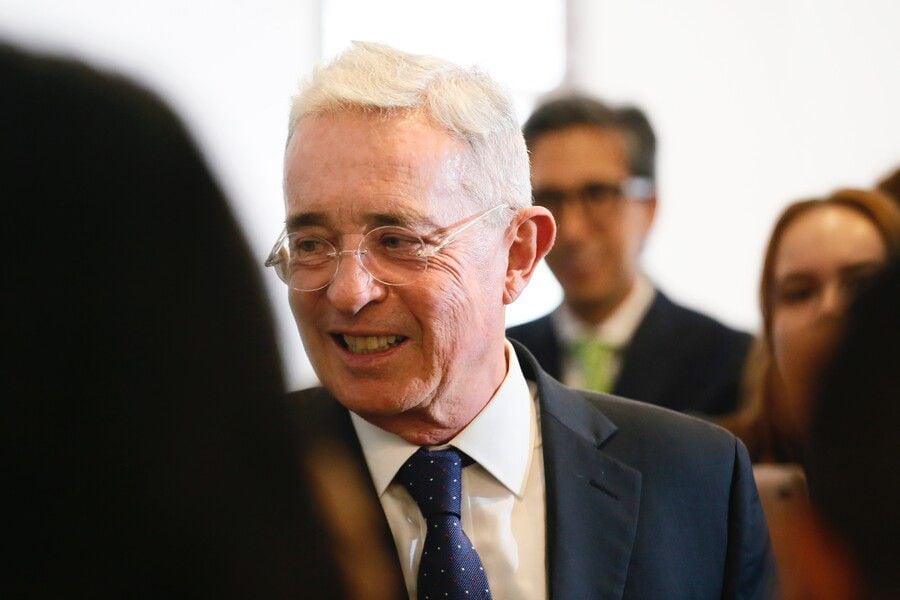Los temas que “se quedaron por fuera” del escrito de acusación contra Álvaro Uribe