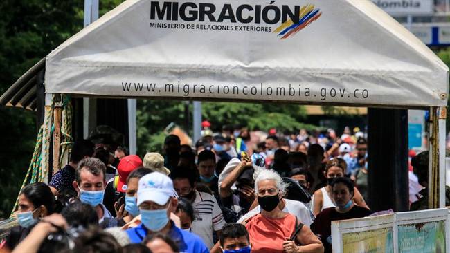 Paso por la frontera con Venezuela seguirá siendo bajo la modalidad de pico y cédula . Foto: Getty Images