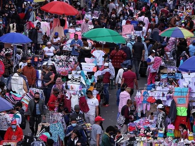 La Alcaldía de Bogotá está realizando más controles a las ventas ambulantes y al espacio público en San Victorino. . Foto: Colprensa