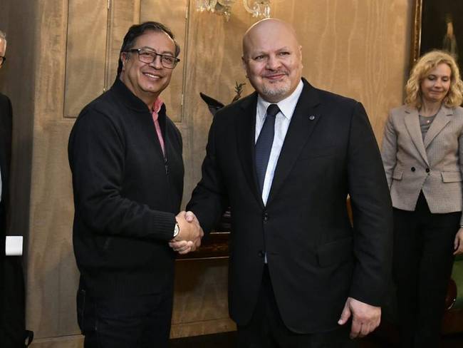 Gustavo Petro y el fiscal de la Corte Penal Internacional, Karim Khan. Foto: Presidencia.