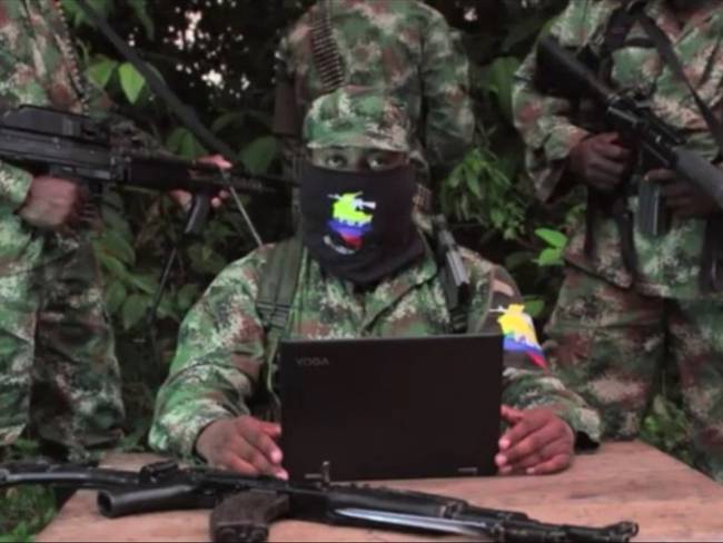 Aunque las autoridades aún confirman la veracidad del video, una comisión partirá desde el Valle del Cauca a la región. Foto: Video atribuido a presunto grupo armado ilegal