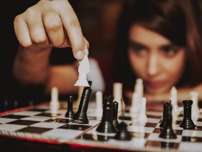 Cibele Florêncio Da Silva, la ajedrecista brasileña a quien comparan con Beth Harmon de la serie ‘Gámbito de dama’