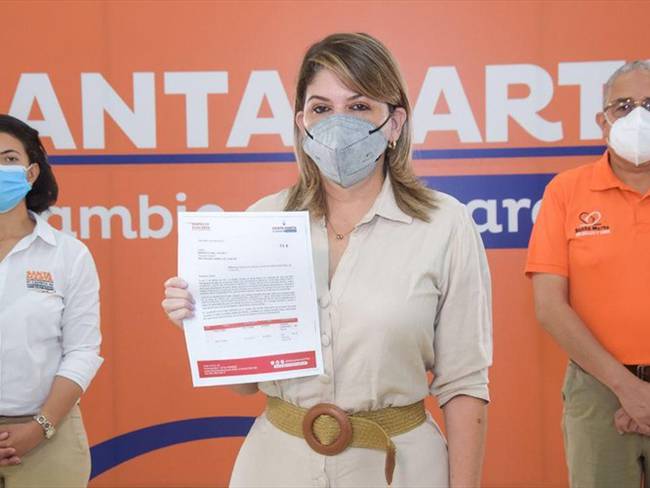 Virna Johnson, alcaldesa de Santa Marta, rechazó las acciones de embargo ejercidas por el Hospital Universitario Julio Méndez Barreneche . Foto: Alcaldía de Santa Marta