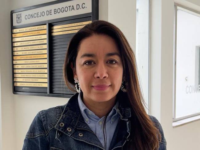Bogotá se equivoca al comprar furgones para servicio de ambulancias: Diana Diago