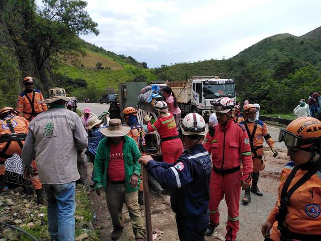 Más de 100 damnificados siguen esperando ser evacuados en Ábrego tras avalancha
