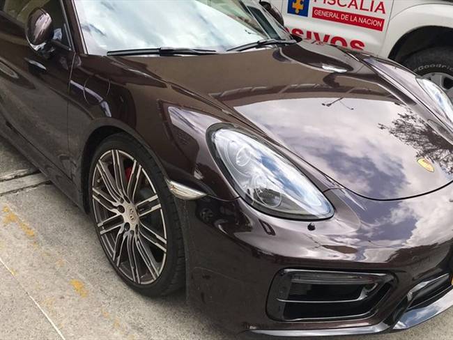 Incautan Porsche y tres vehículos de alta gama de Hugo Aguilar. Foto: Twitter Fiscalía