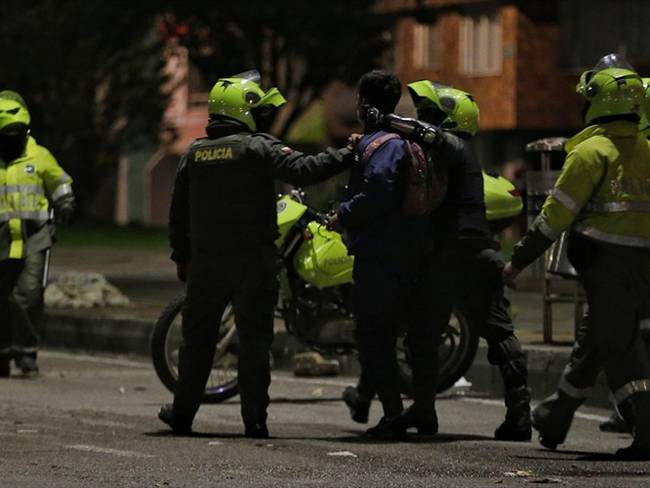 Excesos de fuerza contra manifestantes en el paro nacional. Foto: Colprensa - Álvaro Tavera