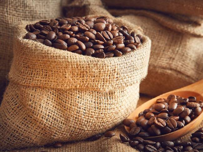 En agosto la producción de café aumentó, mientras sus exportaciones cayeron de nuevo. Foto: Getty Images / KUBRA CAVUS