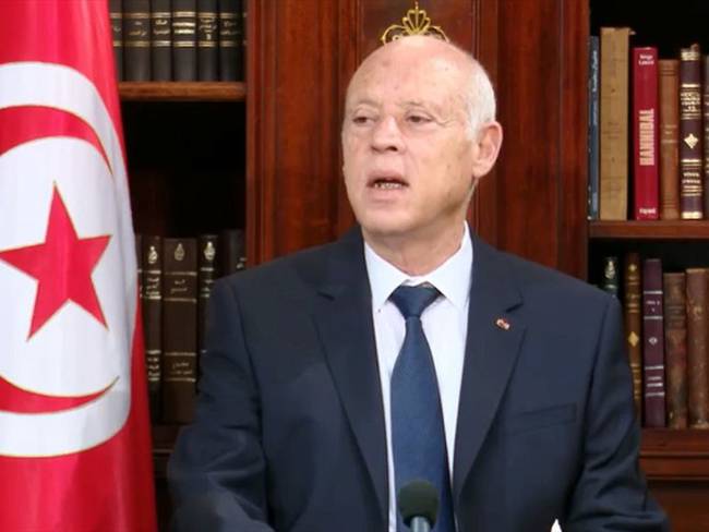 Presidente de Túnez anunció el cese del primer ministro