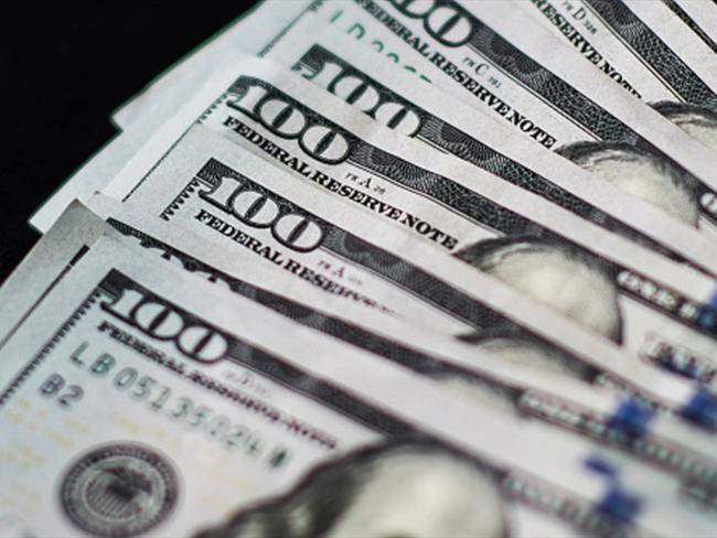Dólar superó barrera de los $3.000. Foto: Getty Images