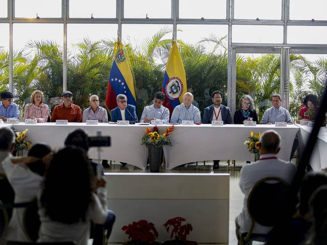 Reunión entre el Gobierno Nacional y el ELN en Caracas será el 17 de enero