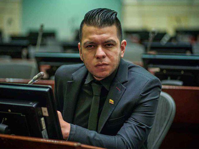 “Se burlan del pueblo colombiano”: Jota Pe Hernandez sobre salario de los congresistas